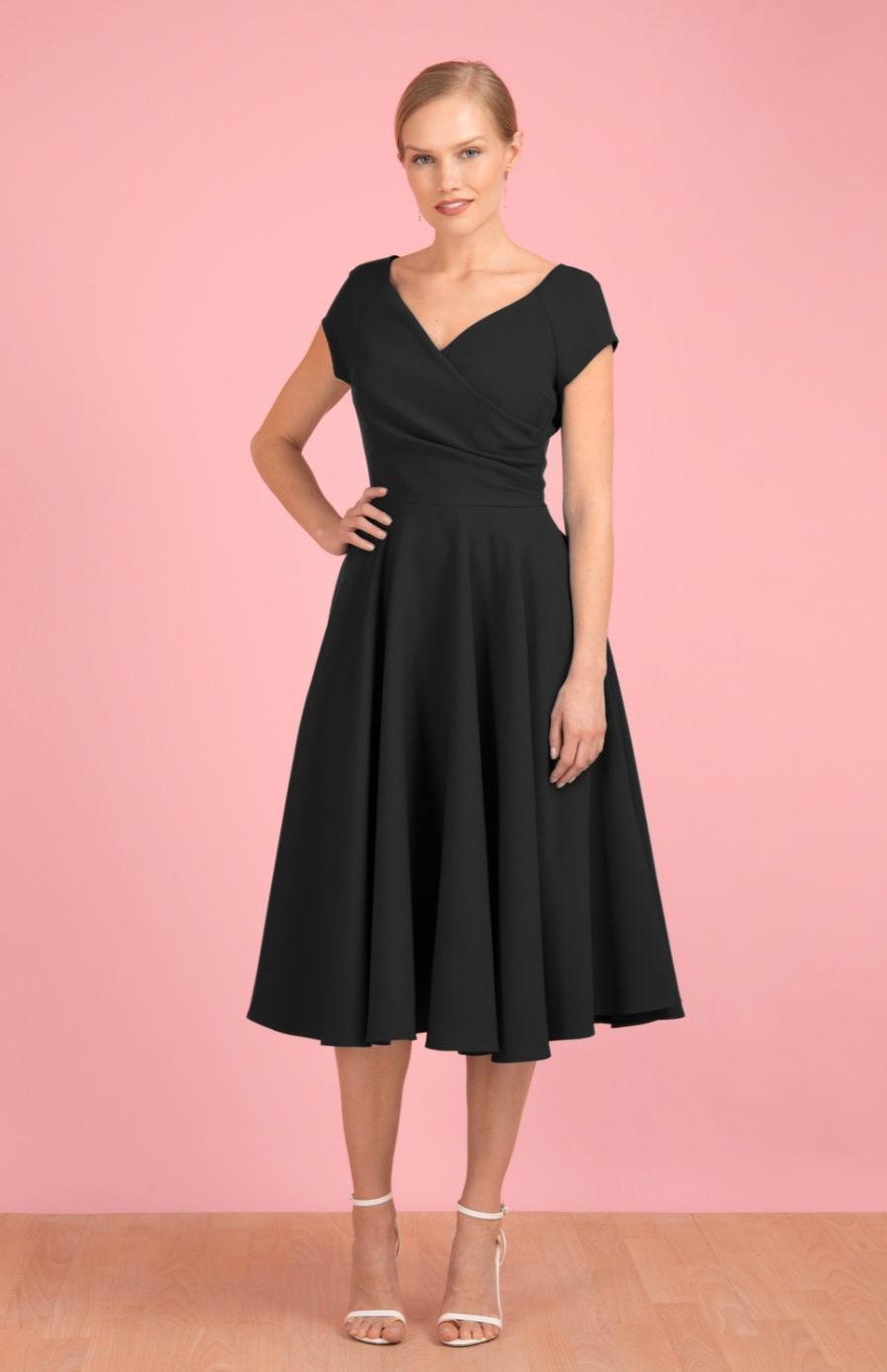 The Pretty Dress Hourglass Swing Kjole - Retropiken