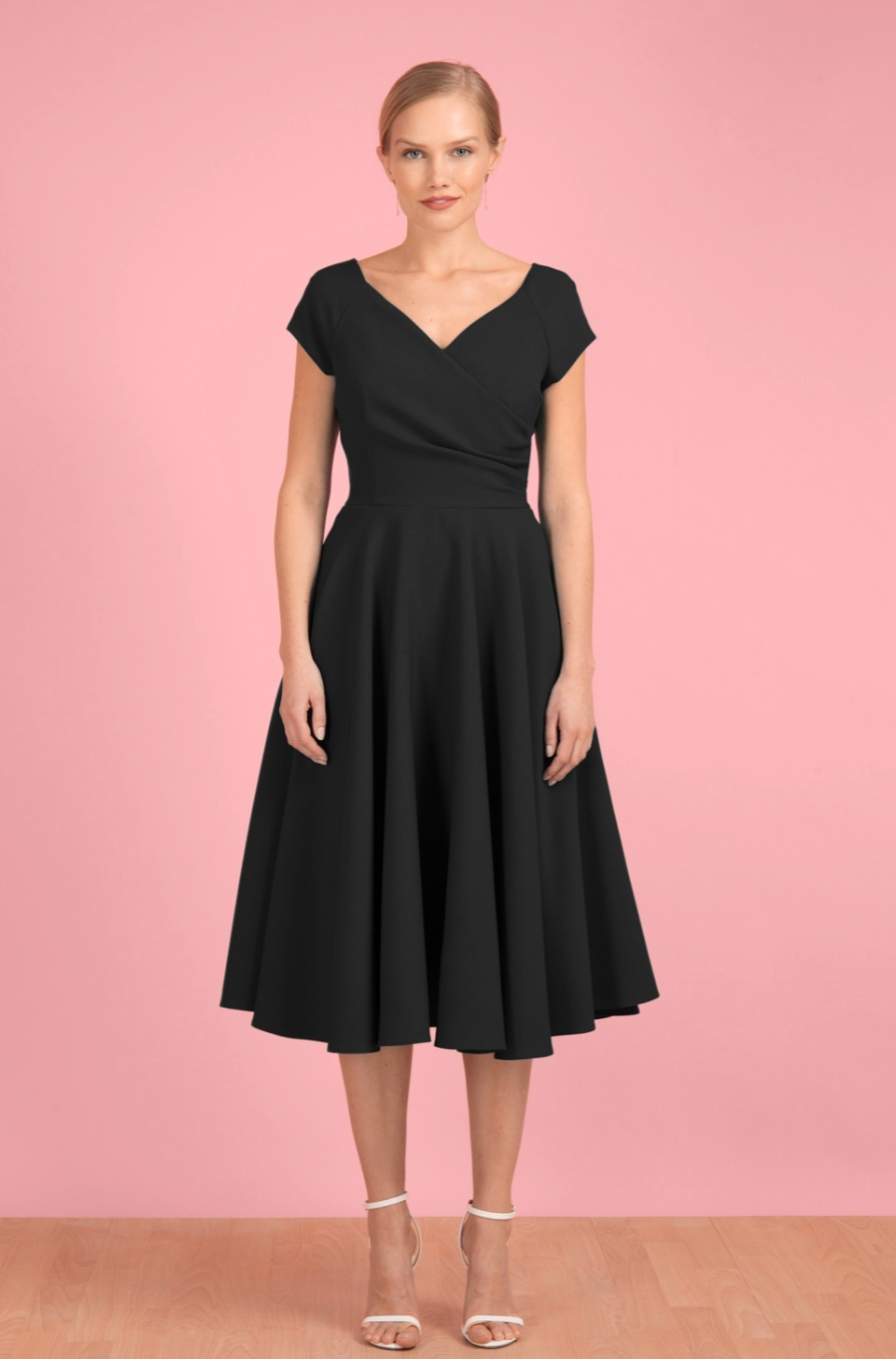 The Pretty Dress Hourglass Swing Kjole - Retropiken