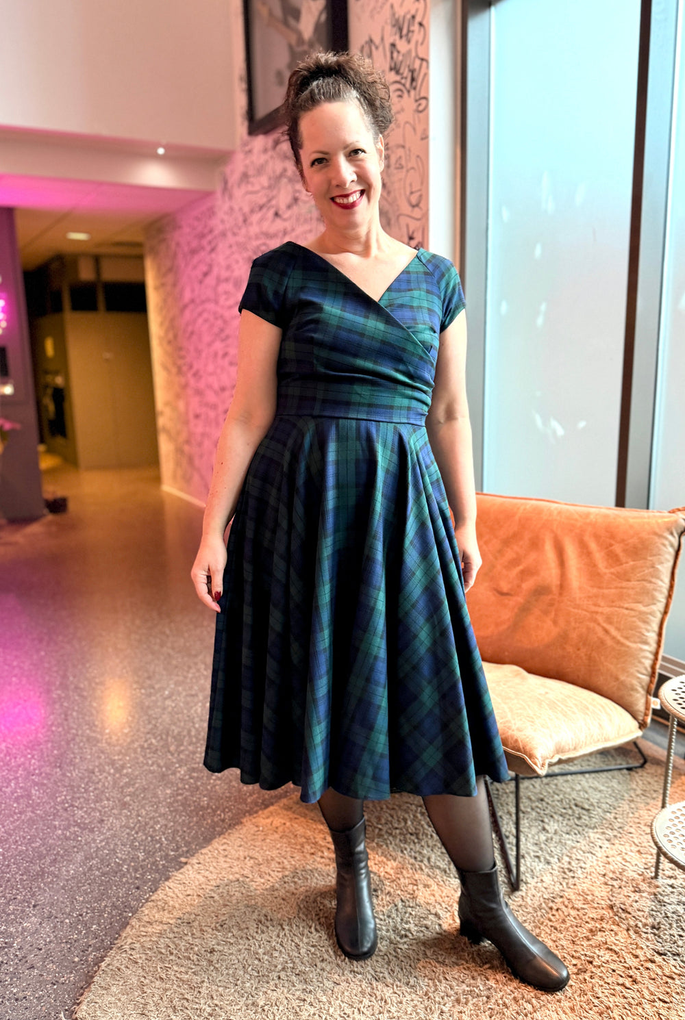 The Pretty Dress The Hourglass kjole i tartan ruter - Retropiken