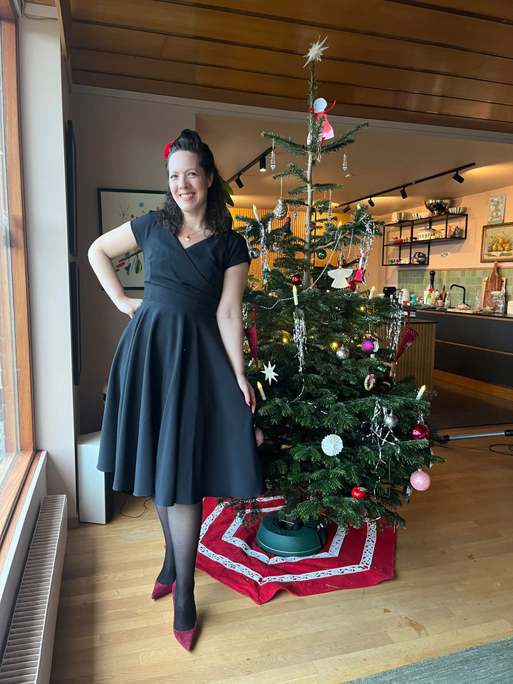 Hourglass Swing Kjole