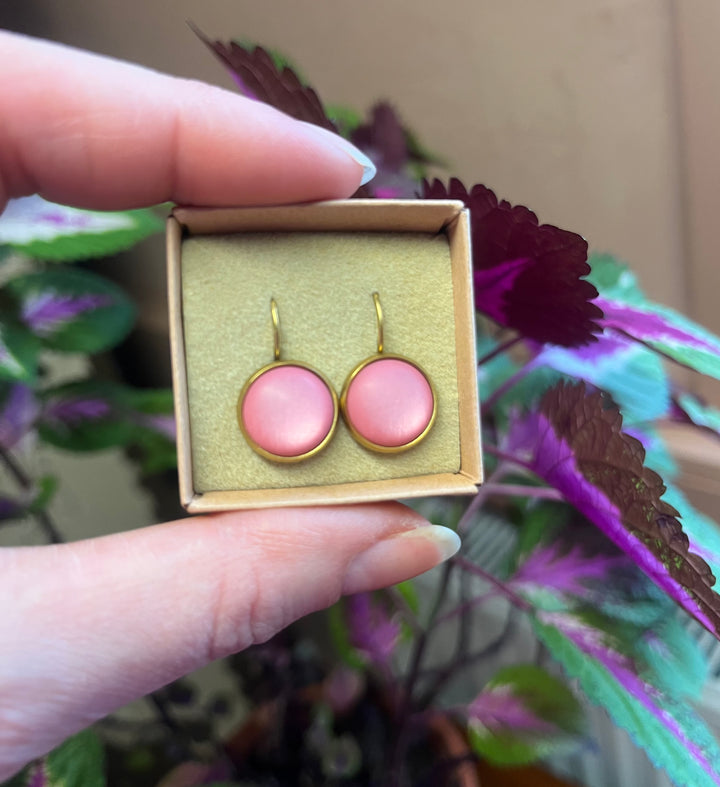 Urban Hippies Dots Silky Rouge Øredobber - Retropiken